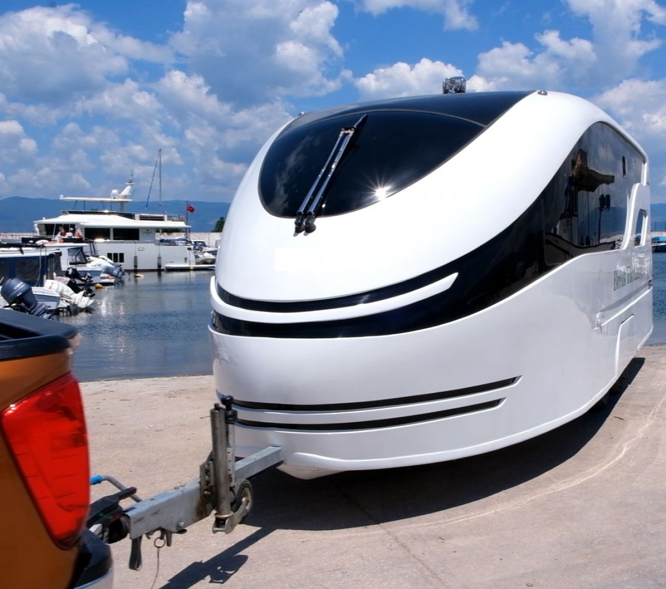 Float floating house